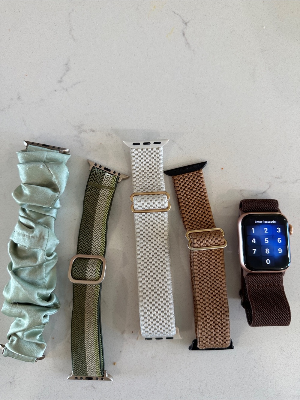 Apple Watch SE bundle